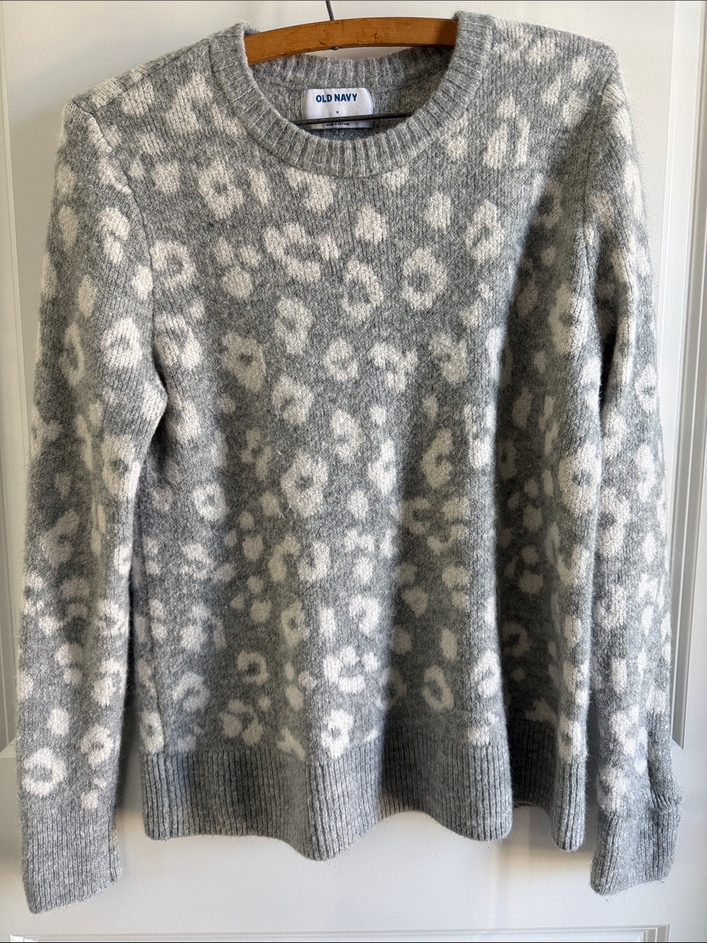 Old Navy Gray and Cream Leopard Crewneck Heavy Sweater